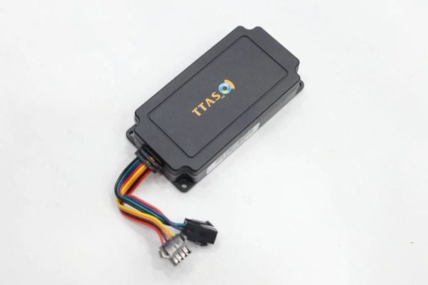 Thiết bị định vị GPS ô tô TTASO màu đen kèm dây cáp nhiều màu