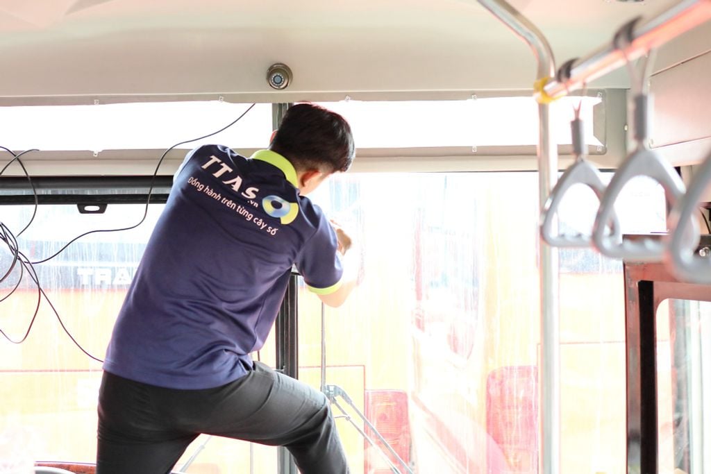Hình ảnh lắp đặt camera trên xe khách của nhà xe Phương Trang