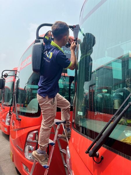 Hình ảnh lắp đặt camera tren xe khách của nhà xe Phương Trang