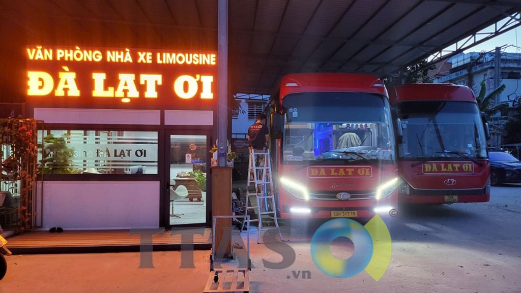 Hình ảnh lắp đặt camera tren xe khách của nhà xe Đà Lạt Ơi