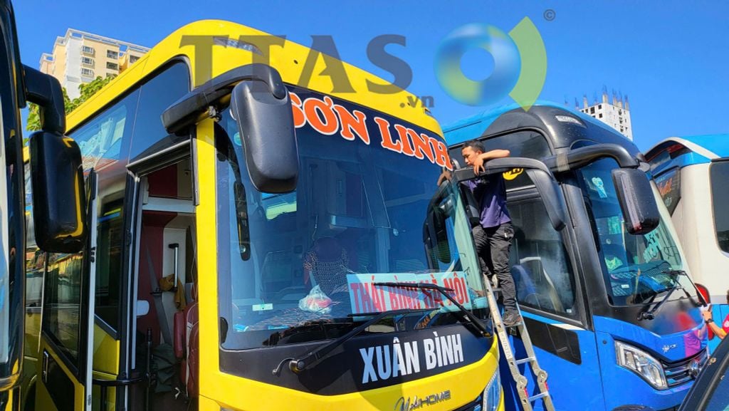 Hình ảnh lắp đặt camera tren xe khách của nhà xe Xuân Bình