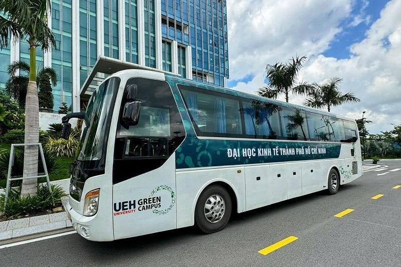 Xe đưa đón học sinh, sinh viên của đơn vị